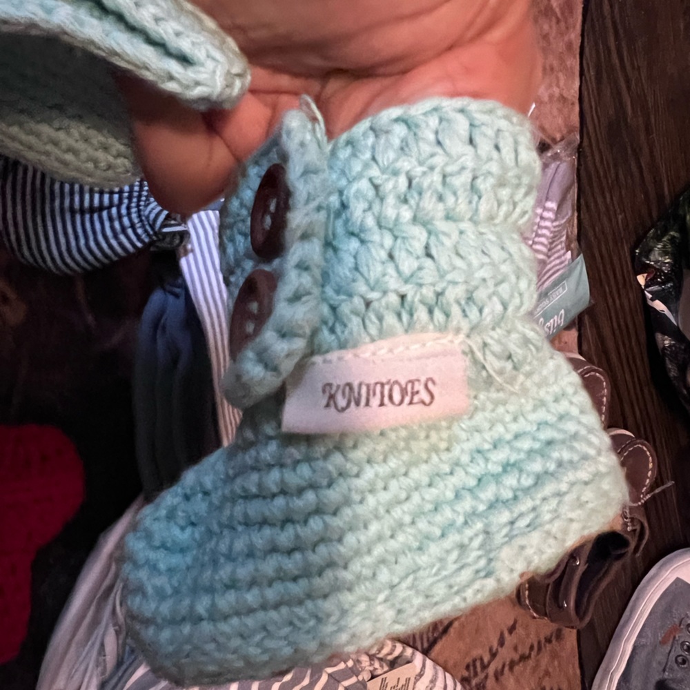 Baby soft knit shoes 0-3mo